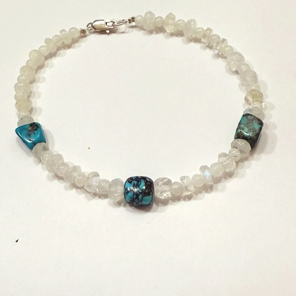 Elegant Turquoise and White Moonstone Beaded Bracelet!